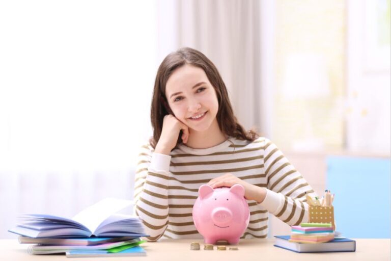 How College Students Can Start Investing With Lunch Money