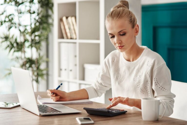 The Student Loan Payment Strategy That Saves the Most Money